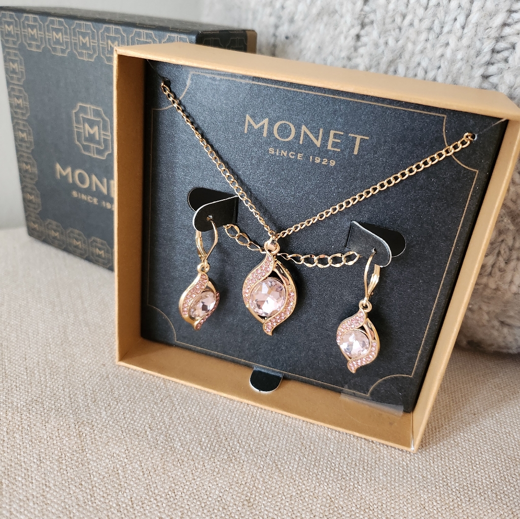 Womens Necklace And Earrings Gift Set 12$